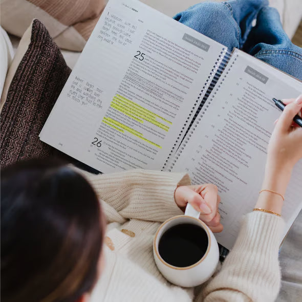 🔥LAST DAY 49% OFF -🙏🏼The Bible In A Year: A 52-Week Journey Through God's Word