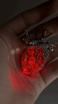 ❤️ Ember’s Pulse | Red Crystal
